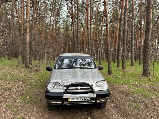 Сірий Шевроле Нива, об'ємом двигуна 0 л та пробігом 100 тис. км за 4200 $, фото 6 на Automoto.ua