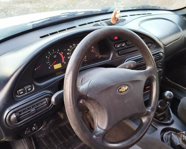 Сірий Шевроле Нива, об'ємом двигуна 1.7 л та пробігом 130 тис. км за 5500 $, фото 4 на Automoto.ua