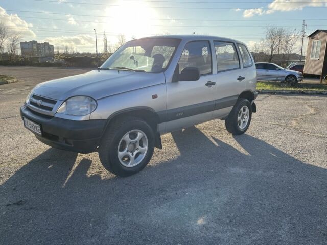 Сірий Шевроле Нива, об'ємом двигуна 1.7 л та пробігом 109 тис. км за 2500 $, фото 4 на Automoto.ua