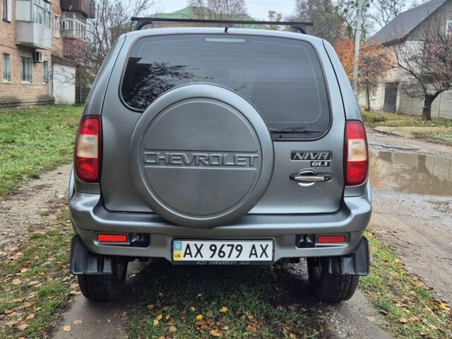 Серый Шевроле Нива, объемом двигателя 1.7 л и пробегом 97 тыс. км за 4400 $, фото 4 на Automoto.ua