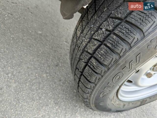 Серый Шевроле Нива, объемом двигателя 1.7 л и пробегом 170 тыс. км за 3500 $, фото 12 на Automoto.ua