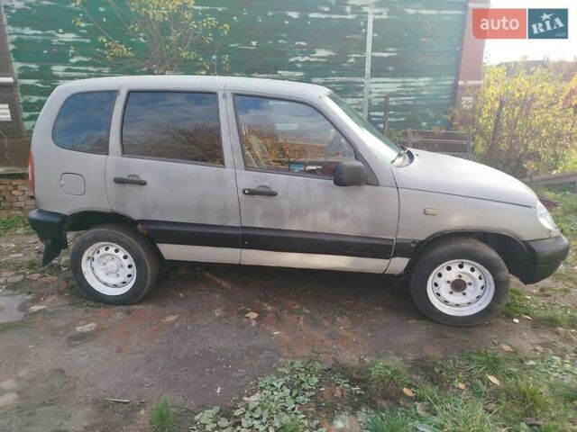 Серый Шевроле Нива, объемом двигателя 1.69 л и пробегом 1 тыс. км за 3200 $, фото 2 на Automoto.ua