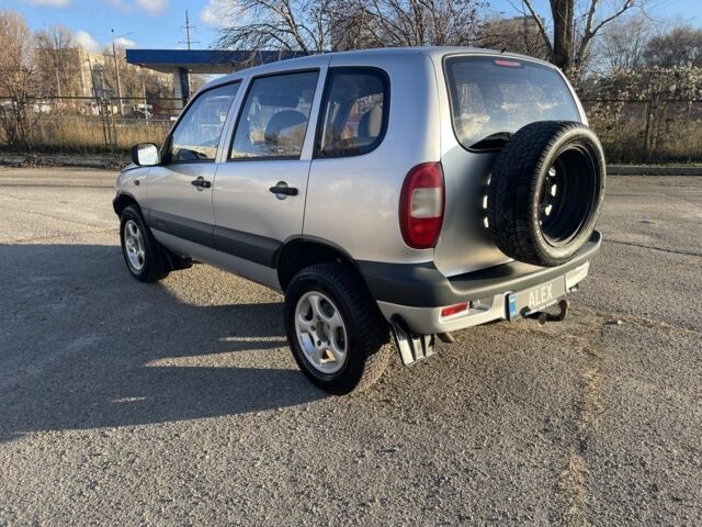 Сірий Шевроле Нива, об'ємом двигуна 1.7 л та пробігом 109 тис. км за 2500 $, фото 2 на Automoto.ua