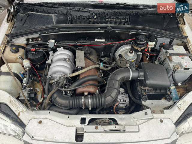 Сірий Шевроле Нива, об'ємом двигуна 1.69 л та пробігом 200 тис. км за 3200 $, фото 7 на Automoto.ua