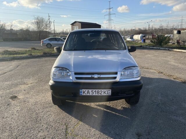 Сірий Шевроле Нива, об'ємом двигуна 1.7 л та пробігом 109 тис. км за 2500 $, фото 1 на Automoto.ua