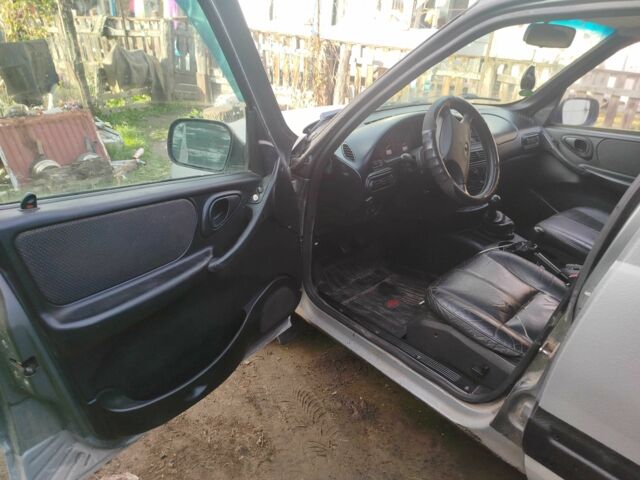 Шевроле Нива 2007 у Прилуках на Automoto.ua Сірий Шевроле Нива, об'ємом двигуна 1.7 л та пробігом 1 тис. км за 3200 $, фото 5 на Automoto.ua