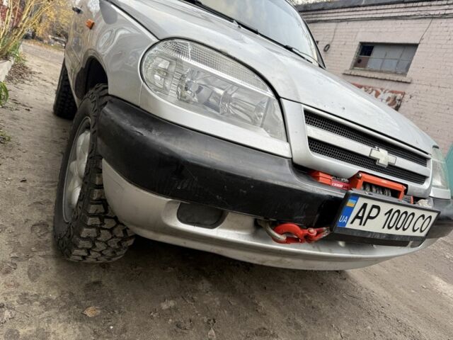 Серый Шевроле Нива, объемом двигателя 1.7 л и пробегом 160 тыс. км за 4300 $, фото 2 на Automoto.ua