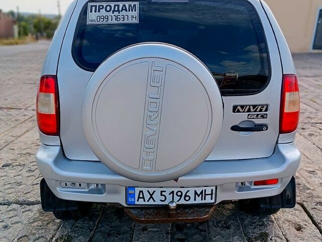 Серый Шевроле Нива, объемом двигателя 1.7 л и пробегом 300 тыс. км за 4500 $, фото 1 на Automoto.ua