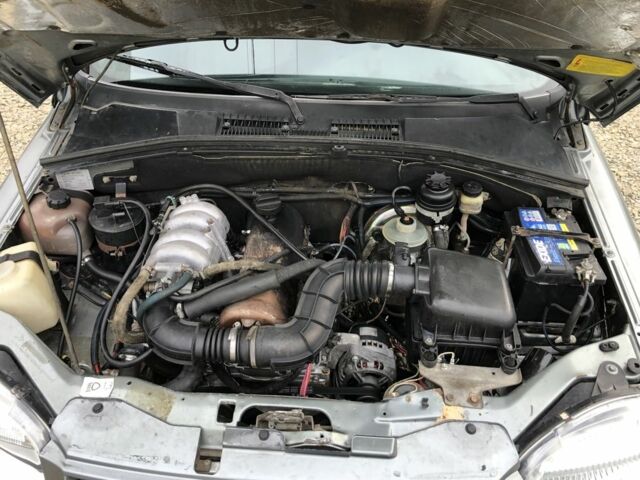 Серый Шевроле Нива, объемом двигателя 1.7 л и пробегом 250 тыс. км за 3799 $, фото 8 на Automoto.ua