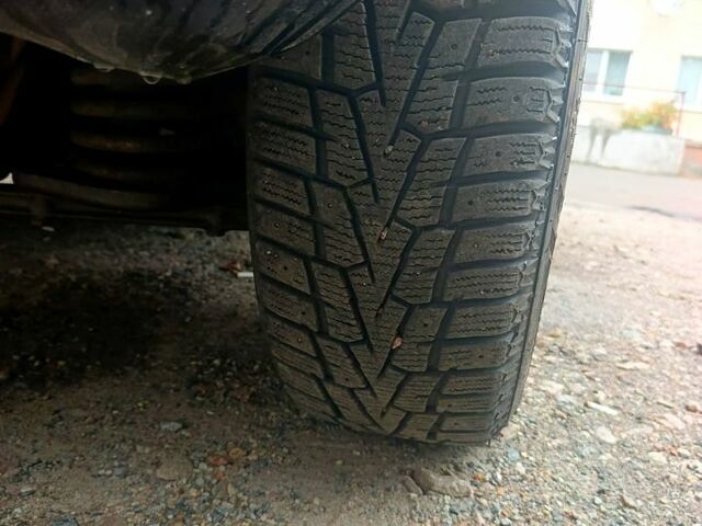 Серый Шевроле Нива, объемом двигателя 1.7 л и пробегом 117 тыс. км за 4000 $, фото 1 на Automoto.ua