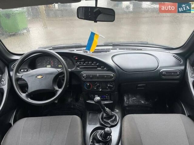 Серый Шевроле Нива, объемом двигателя 1.7 л и пробегом 134 тыс. км за 4950 $, фото 8 на Automoto.ua