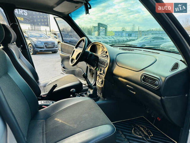 Сірий Шевроле Нива, об'ємом двигуна 1.7 л та пробігом 410 тис. км за 3850 $, фото 21 на Automoto.ua
