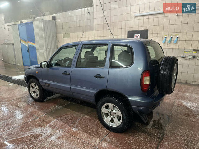 Сірий Шевроле Нива, об'ємом двигуна 1.69 л та пробігом 401 тис. км за 4600 $, фото 5 на Automoto.ua