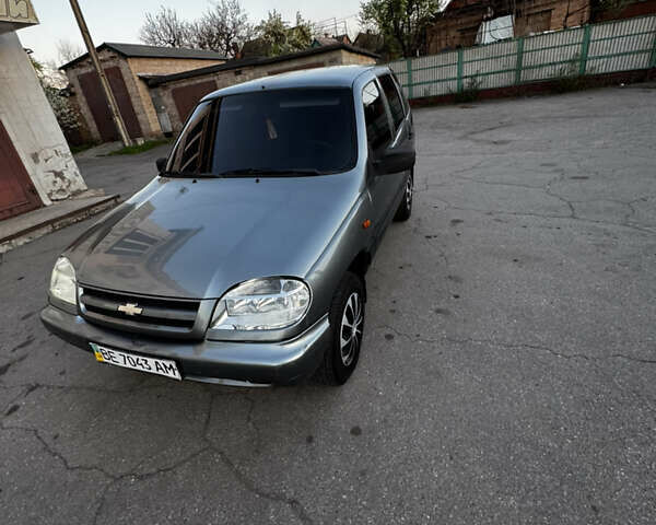 Сірий Шевроле Нива, об'ємом двигуна 1.7 л та пробігом 137 тис. км за 2700 $, фото 10 на Automoto.ua