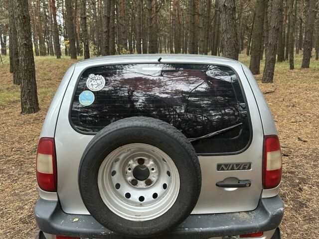 Шевроле Нива 2008 у Золотоноше на Automoto.ua Сірий Шевроле Нива, об'ємом двигуна 1.7 л та пробігом 260 тис. км за 2899 $, фото 7 на Automoto.ua