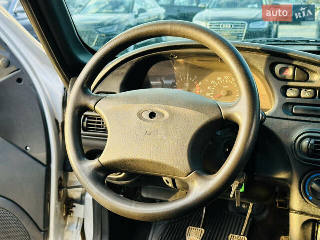 Сірий Шевроле Нива, об'ємом двигуна 1.7 л та пробігом 410 тис. км за 3850 $, фото 18 на Automoto.ua