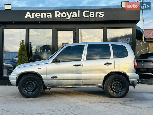 Сірий Шевроле Нива, об'ємом двигуна 1.7 л та пробігом 410 тис. км за 3850 $, фото 4 на Automoto.ua