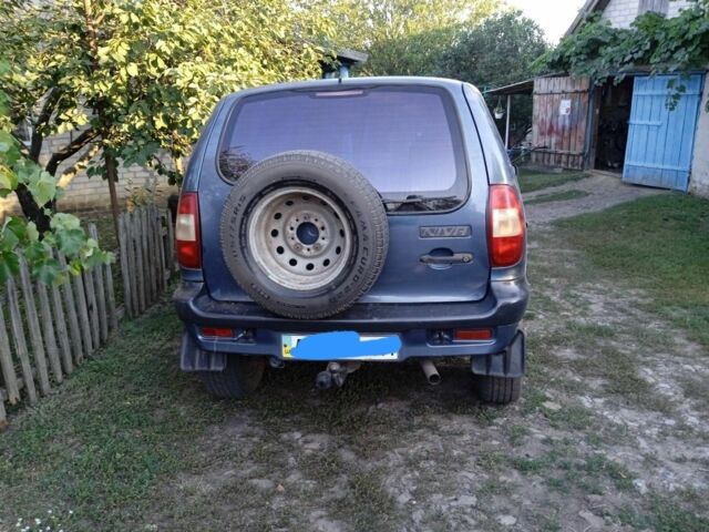 Серый Шевроле Нива, объемом двигателя 0 л и пробегом 210 тыс. км за 3500 $, фото 7 на Automoto.ua
