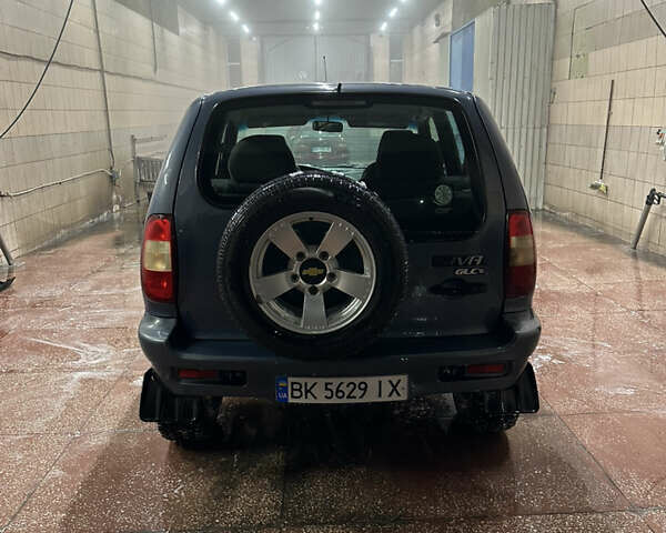 Сірий Шевроле Нива, об'ємом двигуна 1.69 л та пробігом 401 тис. км за 4600 $, фото 4 на Automoto.ua