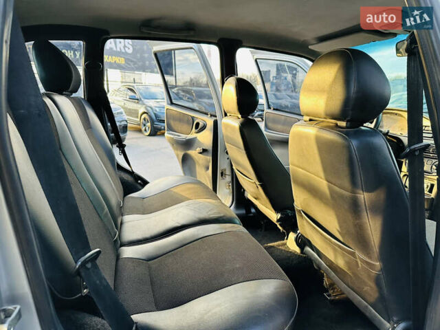 Сірий Шевроле Нива, об'ємом двигуна 1.7 л та пробігом 410 тис. км за 3850 $, фото 16 на Automoto.ua
