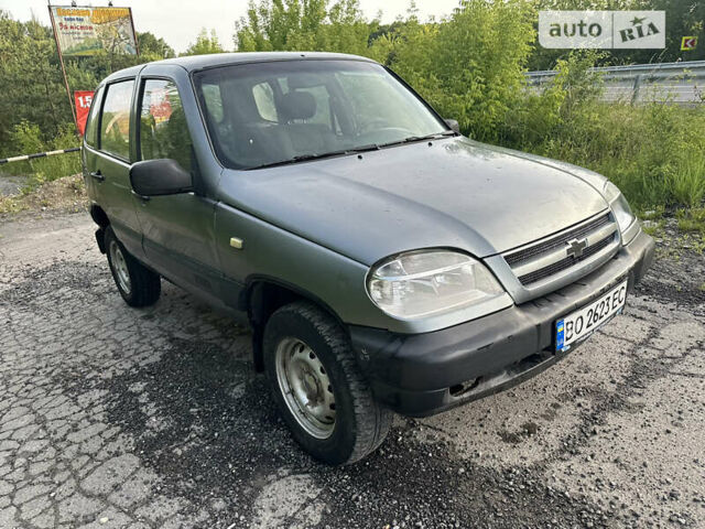 Серый Шевроле Нива, объемом двигателя 1.69 л и пробегом 195 тыс. км за 2400 $, фото 14 на Automoto.ua
