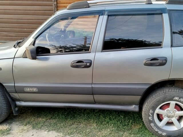 Сірий Шевроле Нива, об'ємом двигуна 0 л та пробігом 160 тис. км за 4100 $, фото 19 на Automoto.ua