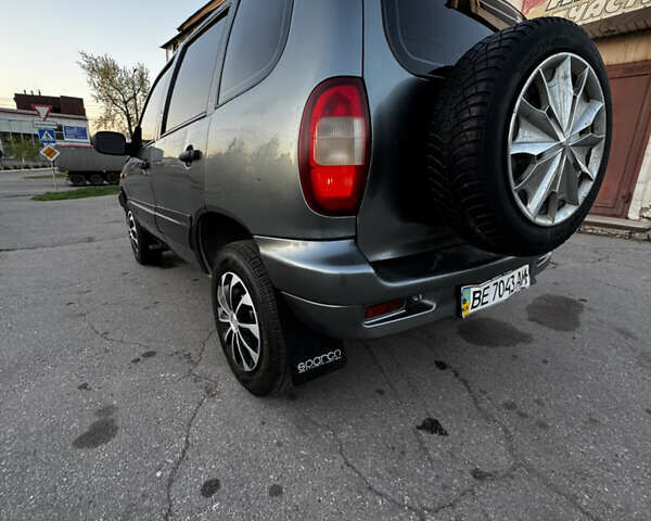 Сірий Шевроле Нива, об'ємом двигуна 1.7 л та пробігом 137 тис. км за 2700 $, фото 7 на Automoto.ua