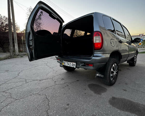 Сірий Шевроле Нива, об'ємом двигуна 1.7 л та пробігом 137 тис. км за 2700 $, фото 19 на Automoto.ua