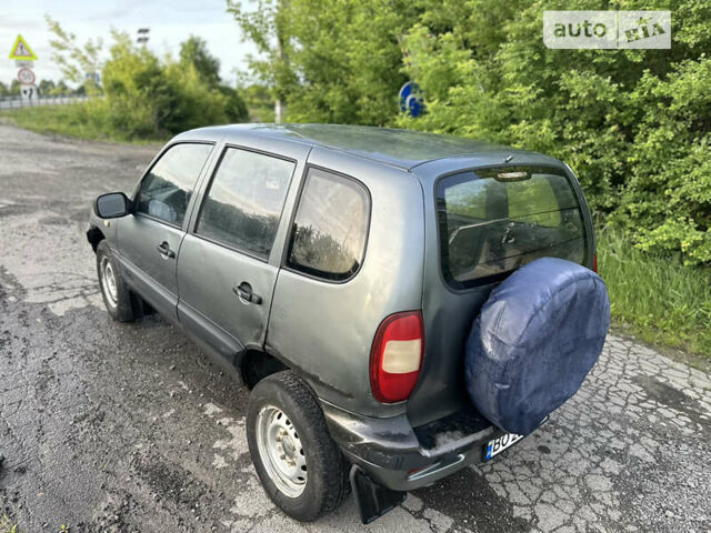 Серый Шевроле Нива, объемом двигателя 1.69 л и пробегом 195 тыс. км за 2400 $, фото 7 на Automoto.ua