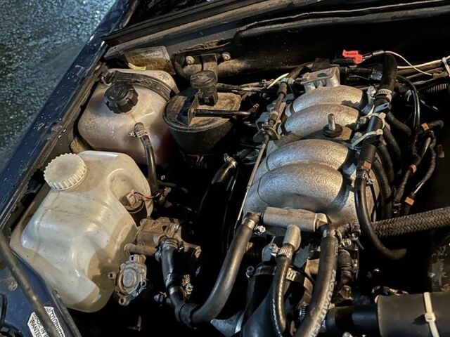 Сірий Шевроле Нива, об'ємом двигуна 1.7 л та пробігом 200 тис. км за 4600 $, фото 19 на Automoto.ua