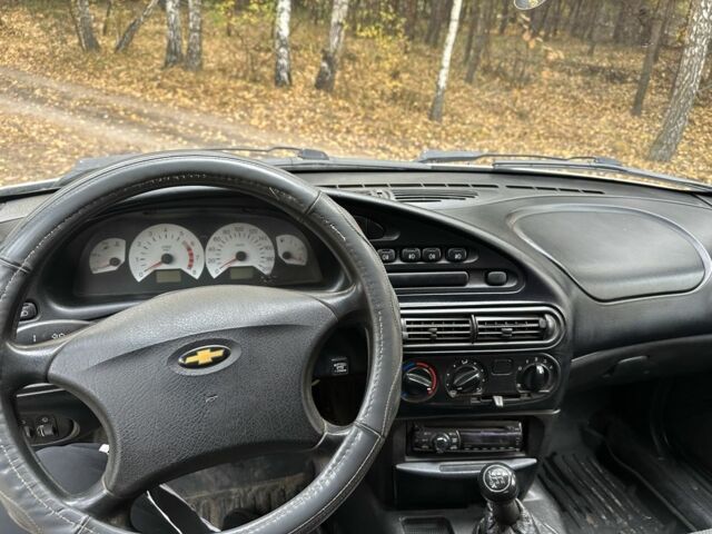 Шевроле Нива 2008 у Золотоноше на Automoto.ua Сірий Шевроле Нива, об'ємом двигуна 1.7 л та пробігом 260 тис. км за 2899 $, фото 9 на Automoto.ua