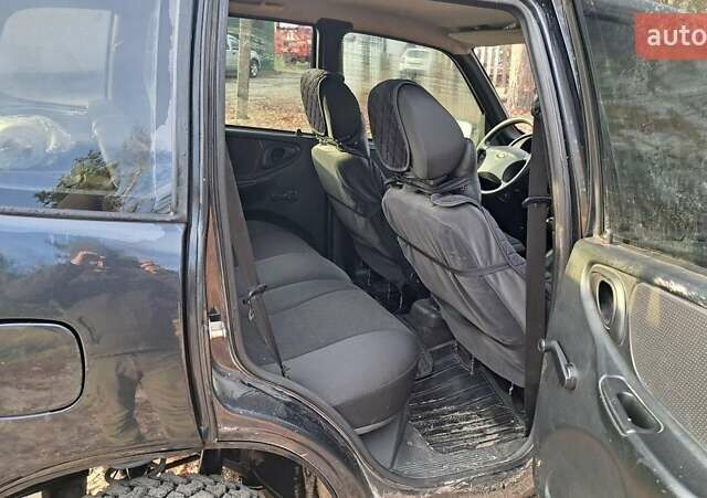 Серый Шевроле Нива, объемом двигателя 0 л и пробегом 148 тыс. км за 3800 $, фото 4 на Automoto.ua