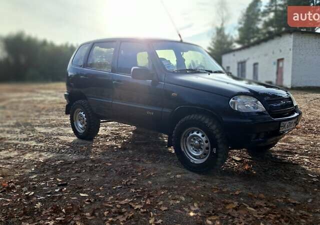 Серый Шевроле Нива, объемом двигателя 0 л и пробегом 148 тыс. км за 3800 $, фото 3 на Automoto.ua
