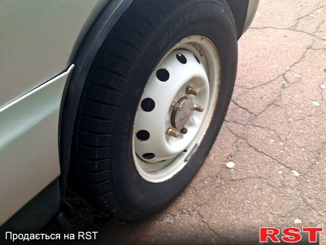 Сірий Шевроле Нива, об'ємом двигуна 1.7 л та пробігом 350 тис. км за 3300 $, фото 1 на Automoto.ua