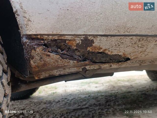 Серый Шевроле Нива, объемом двигателя 1.7 л и пробегом 193 тыс. км за 3000 $, фото 19 на Automoto.ua