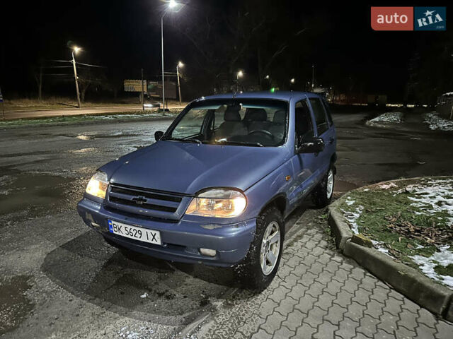 Сірий Шевроле Нива, об'ємом двигуна 1.69 л та пробігом 401 тис. км за 4600 $, фото 6 на Automoto.ua