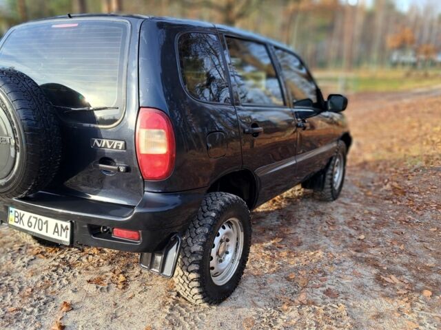 Серый Шевроле Нива, объемом двигателя 0 л и пробегом 148 тыс. км за 3800 $, фото 3 на Automoto.ua