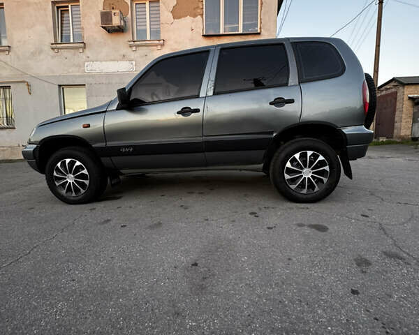 Сірий Шевроле Нива, об'ємом двигуна 1.7 л та пробігом 137 тис. км за 2700 $, фото 8 на Automoto.ua