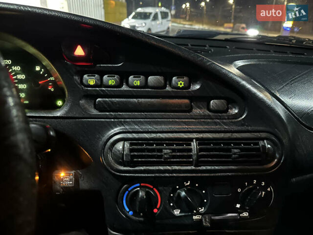 Сірий Шевроле Нива, об'ємом двигуна 1.69 л та пробігом 401 тис. км за 4600 $, фото 11 на Automoto.ua