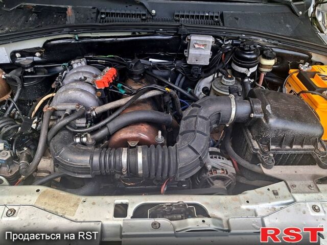 Сірий Шевроле Нива, об'ємом двигуна 1.7 л та пробігом 350 тис. км за 3300 $, фото 3 на Automoto.ua