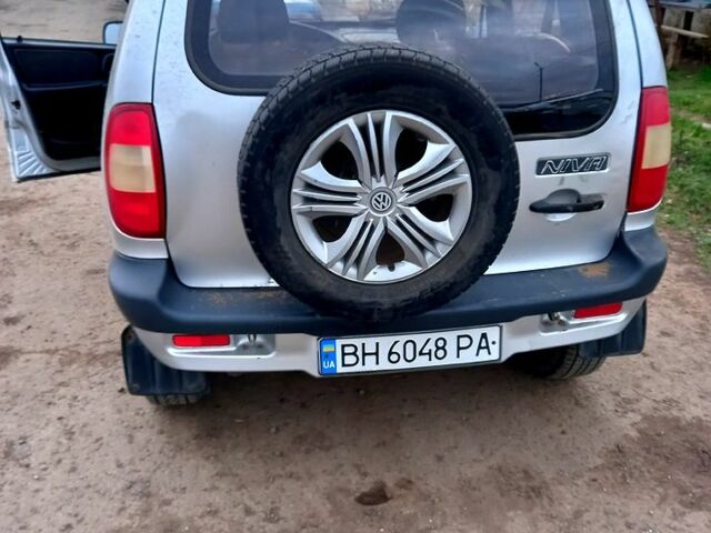 Сірий Шевроле Нива, об'ємом двигуна 1.7 л та пробігом 220 тис. км за 3500 $, фото 2 на Automoto.ua