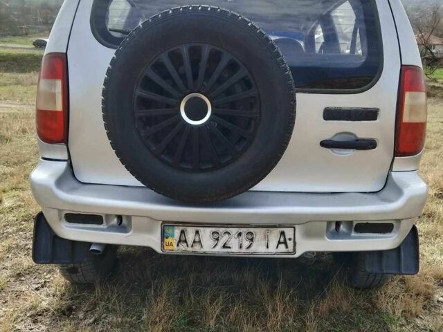 Сірий Шевроле Нива, об'ємом двигуна 1.7 л та пробігом 270 тис. км за 1900 $, фото 4 на Automoto.ua