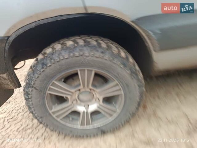 Серый Шевроле Нива, объемом двигателя 1.7 л и пробегом 193 тыс. км за 3000 $, фото 17 на Automoto.ua