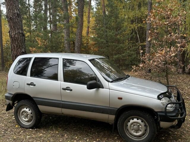 Шевроле Нива 2008 у Золотоноше на Automoto.ua Сірий Шевроле Нива, об'ємом двигуна 1.7 л та пробігом 260 тис. км за 2899 $, фото 2 на Automoto.ua