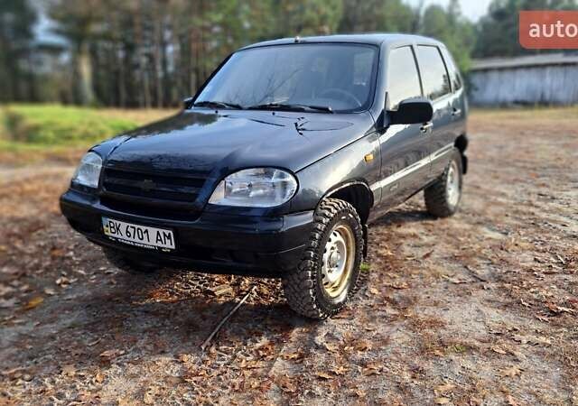 Серый Шевроле Нива, объемом двигателя 0 л и пробегом 148 тыс. км за 3800 $, фото 6 на Automoto.ua