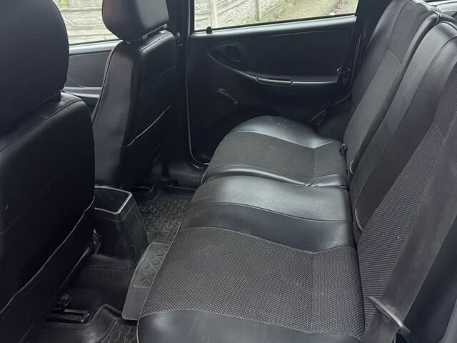 Сірий Шевроле Нива, об'ємом двигуна 1.7 л та пробігом 130 тис. км за 5299 $, фото 7 на Automoto.ua