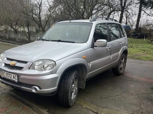 Сірий Шевроле Нива, об'ємом двигуна 1.7 л та пробігом 130 тис. км за 5299 $, фото 1 на Automoto.ua