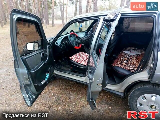 Серый Шевроле Нива, объемом двигателя 17 л и пробегом 0 тыс. км за 5000 $, фото 8 на Automoto.ua