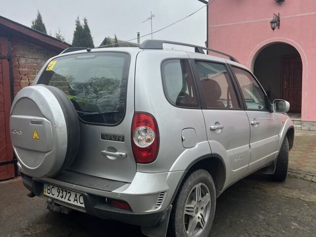 Сірий Шевроле Нива, об'ємом двигуна 1.7 л та пробігом 130 тис. км за 5299 $, фото 2 на Automoto.ua