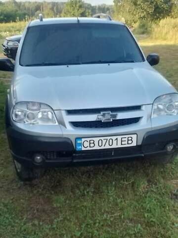 Серый Шевроле Нива, объемом двигателя 1.69 л и пробегом 155 тыс. км за 5200 $, фото 3 на Automoto.ua